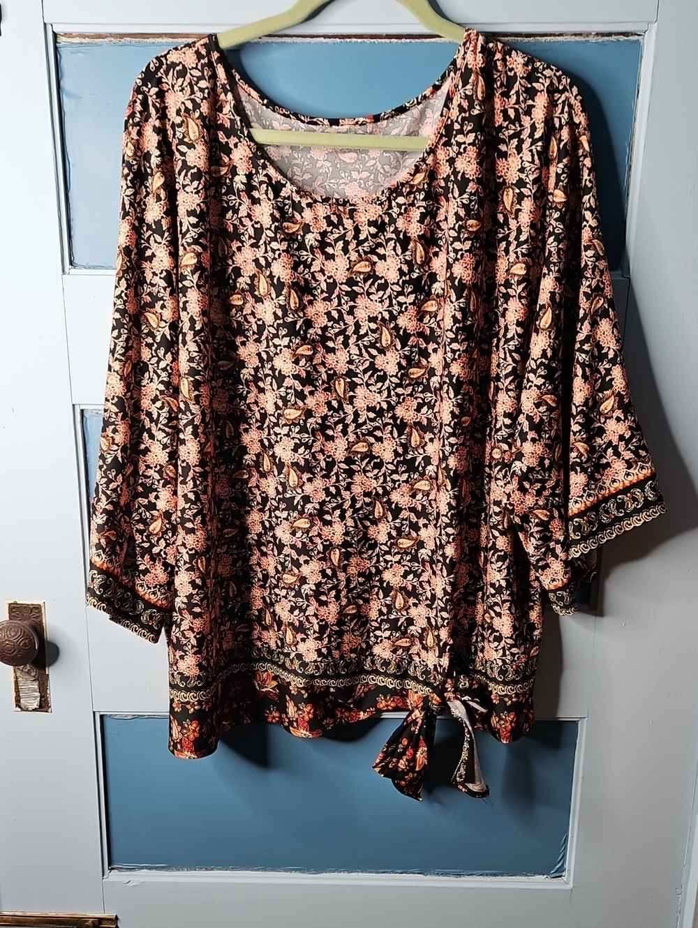 Women's Floral Tie-Hem Blouse - Peach Floral Print 3X